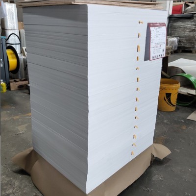 现货斜角白卡板A4服装卡T恤包装白板纸硬纸板批发250克-450克规格图2